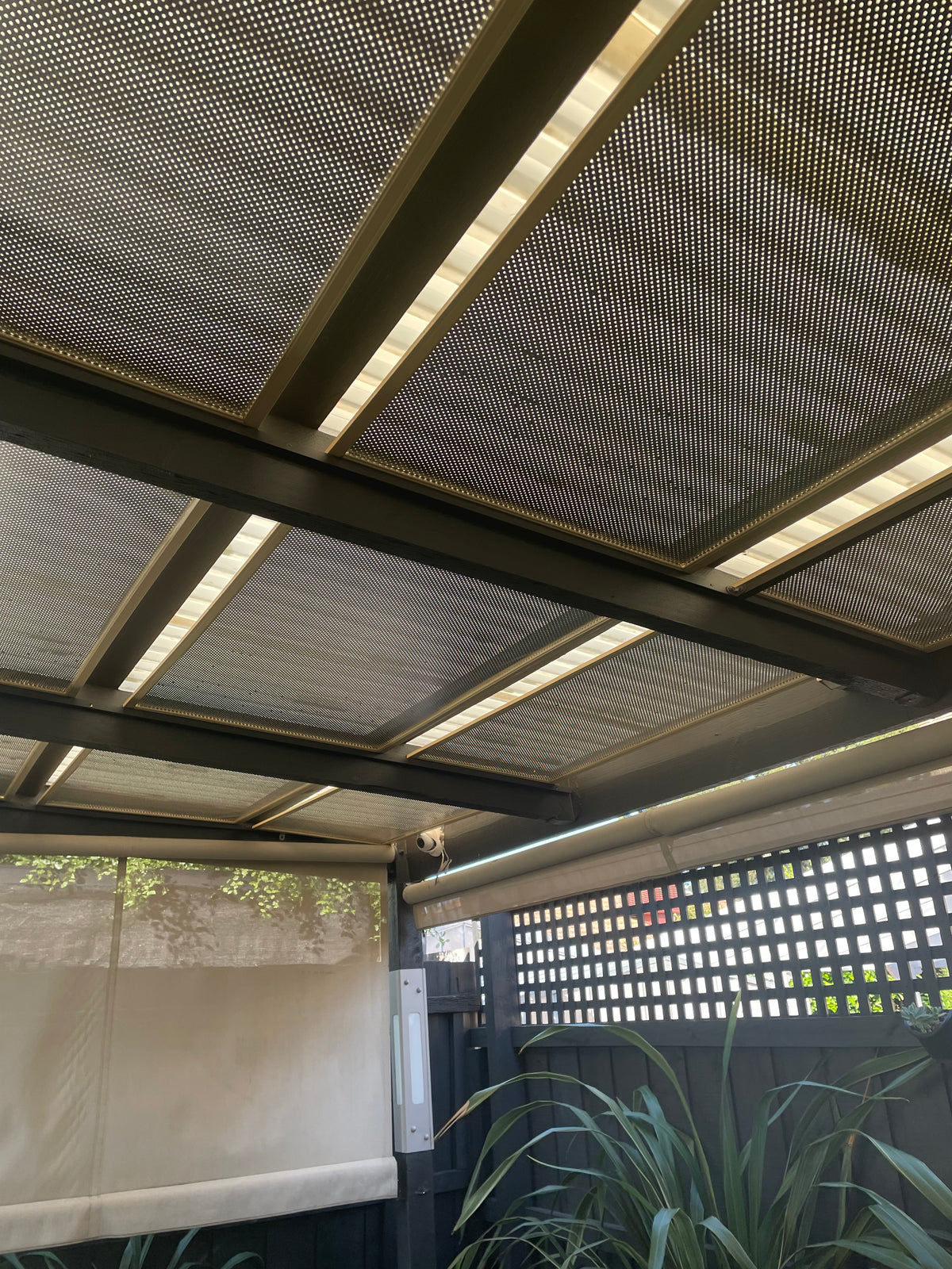 Renshade Reflective Foil - Windows, Pergolas and Caravans